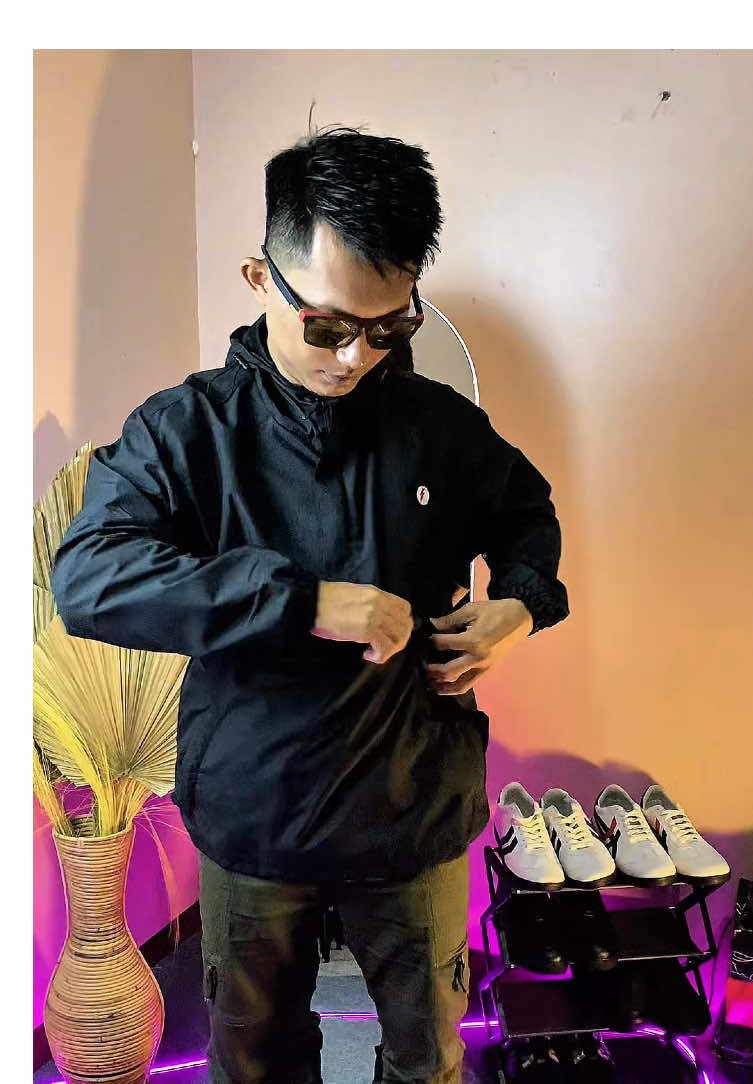 Jaket cagoule cakep banget nyaman udah waterproof 📈🔥😎⚡️ #jaketcagoule #jaketwaterproof #jaketkekinian 