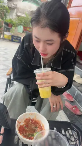 Củng đú tren nhưng mà hơi lạ☺️#tiktok #xuhuong #fyp @Vợ 