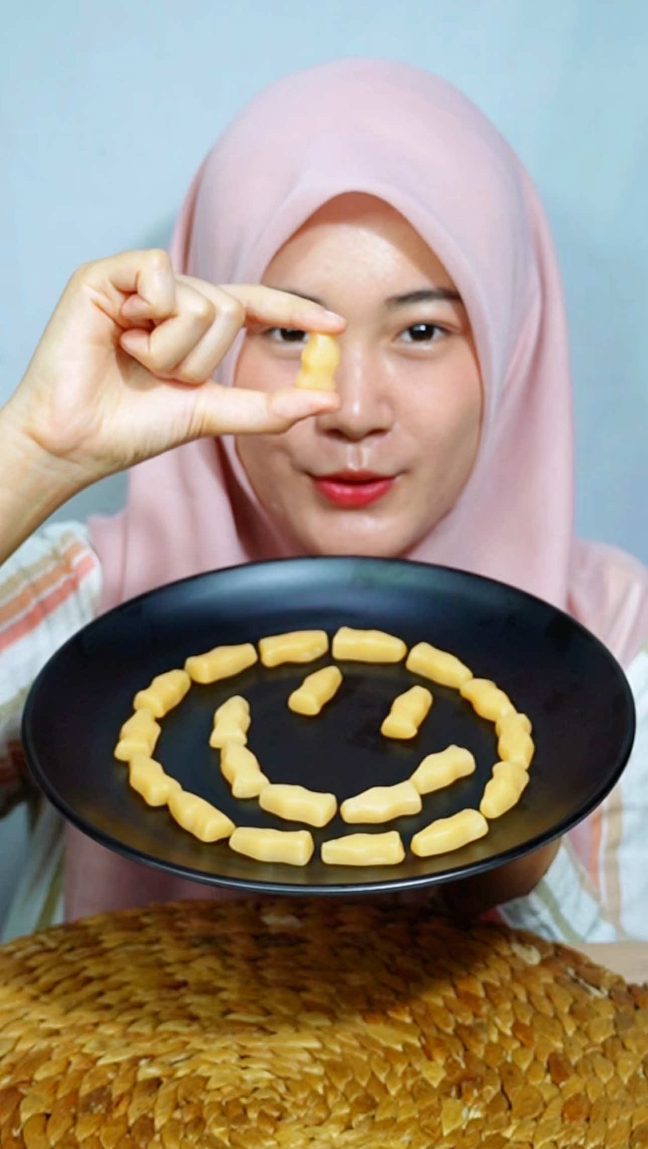 Ooiyaa bener anak kecil gaboleh makan ini #inicia #iniciamukbang #asmr #mukbang #gummy #candy 