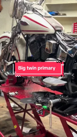 Big twin primary time. Knocking out both a 1997 big twin Evo softail and a 2002 twin cam dyna. There are a few things to watch out for and a few special tools you’ll need. #dyna #harleydyna #harley #springer