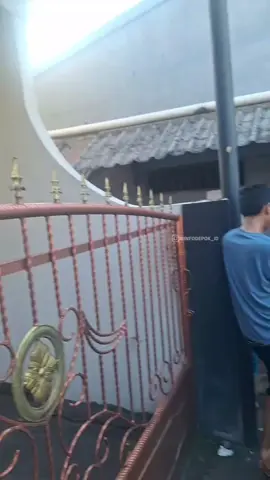 Seorang pelaku pencurian motor pada Senin pagi (16/6) tertangkap warga di wilayah RT 02 RW 15, Kelurahan Depok, Kecamatan Pancoran Mas tak jauh dari Jembatan Panus. Pelaku kedapatan hendak membawa kabur sepeda motor milik warga. Berkat kesigapan warga sekitar, pelaku berhasil diamankan beserta barang bukti motor yang menjadi target pencurian. Pelaku menerima 