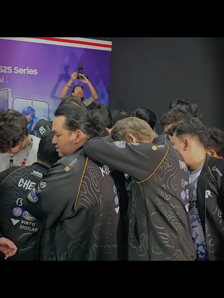 Nice Try and comeback stronger, Kings.. We RRQ kingdom always support you, no matter what 🧡 || #teamrrq #rrqhoshi #rrq #mplindonesia #mpls15 #fyp #edits 