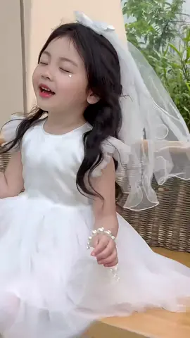 Ngày xửa ngày xưa ... 💖 #mevabe #thoitrangtreem #embedethuong #cutebaby #vaytreem #xuhuong 