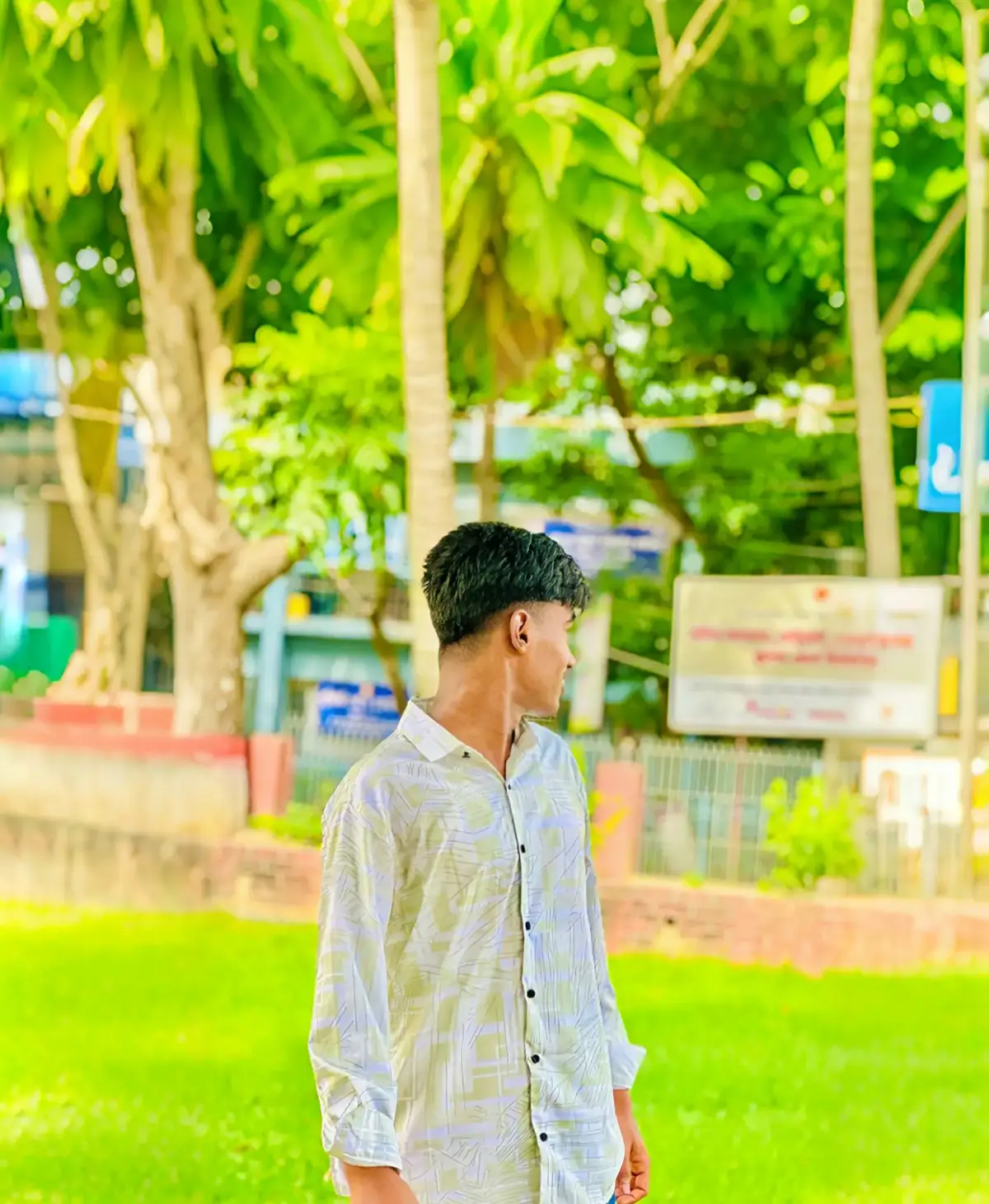 আমি স্বার্থ দেখে কাউকে ভালোবাসি না যা ভালোবাসি মন থেকে।❤️‍🩹