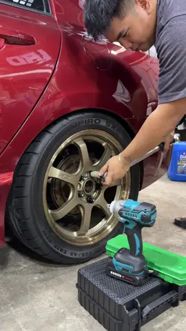 WIRELESS IMPACT WRENCH #fypppp #foryoupageee #fyyypppp #impactwrench #wirelessimpactwrench #ffyypppp #cartool #cordlessimpactwrench 