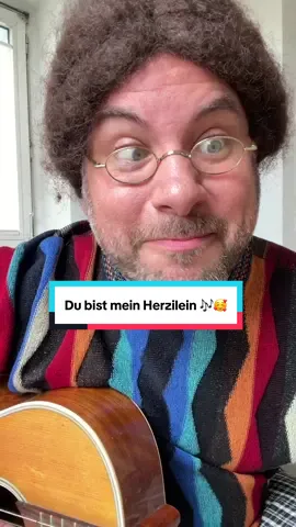 Du bist mein Herzilein, mein kleiner Sonnenschein, ich hab dich so sehr lieb und bin so froh das es dich gibt 🥰🌻☀️ Musik am Morgen vertreibt Kummer und Sorgen 🎶 Ich wünsche dir eine wundervolle Woche mit ganz viel Motivation und jeder Menge positiver Energie. Du bist einfach nur wundervoll und ich schicke dir ganz viel Liebe. Ganz liebe Grüße 😘🙋🏻‍♂️ Fühl dich gedrückt und geliebt Dein Martin 💛 #montag #motivation #grüße #wochenstart #deinmartin #motiviertindiewoche #gutelaune #gutenmorgen #postivevibes #liebe #kollegen #freunde #herzilein #sonnenschein #viral #fyp #fy 