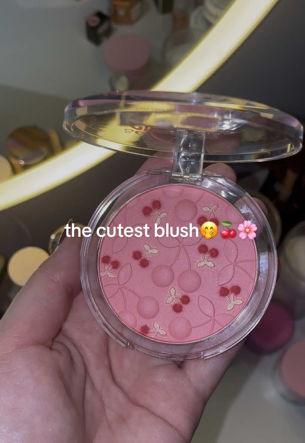 the cutest blush ever😍🍒🌸essence so cherry happy blushlighter💕✨ @essence.cosmetics #essence #blush #blushlighter #pink #cute #drugstore #cosmetics #beauty #makeup #shoppingaddict #makeuplover #girlythings #girls #cherry #musthaves #dm #rosmann #dupes #fyp #foru 