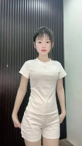 Đôi khi ta vô tình nhìn thấy nhau😂#xuhuong #thinhhanh #dance 
