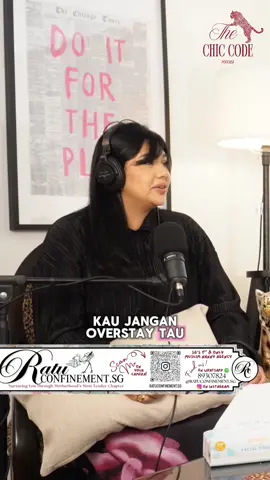 Normalize skipping visits when a new mum is still bleeding, sore, and running on two hours of sleep. Please lah, nanti2 boleh tengok baby. Kasi dia rehat dulu lah! She's not fit for hosting pun. Siapa agree?! I This episode is brought to you by @ratuconfinement.sg #thechiccodepodcast 