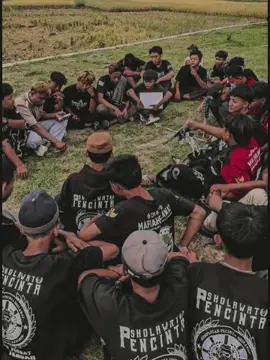 𝐡𝐚𝐧𝐠𝐚𝐭𝐧𝐲𝐚 𝐬𝐨𝐥𝐢𝐝𝐚𝐫𝐢𝐭𝐚𝐬🫂 • • • #fypp #pecintasholawat  #pencarisyafaat  #mafiasholawat  #mafiasholawatindonesia  #mafiasholawatkebumenbarat  #abahaligondrong  #abahaligurubesarmafisindonesia  #abahalishodiqin💚🤟  #gusaligondrong  #gusaligondrongmafiasholawat  @awangmafish  @dprzonagombong  @spbmajelis_  @mafishkebumenbarat  @bpszonabanyumas  #fyppp #masukberanda #xyzbcafyp #ghocilsukaindependent #kebumen24jam 