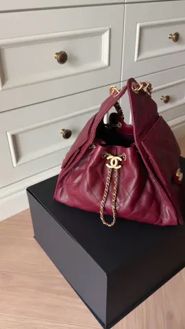 My C25 🖤🖤🖤 #chanel #chanelc25 #chanelbeauty #unboxingvideo #burgundybag 