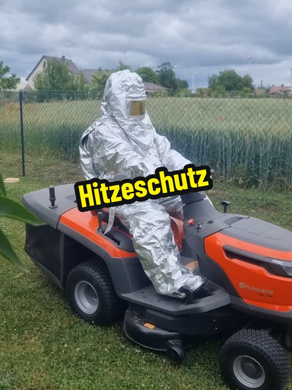Ist es übertrieben? Ja. Ist es notwendig? Wahrscheinlich nicht. War's das wert? Absolut. #ichWerdeNichtVerbrennen  #AnzugStattArgumente  #oststruppi  #Humor 