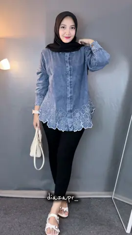 Kemeja denim by @Caramelolshop #caramelolshop #kemejadenim #kemejawanita #kemejajeans #kemejaoversizewanita #outfitideas #atasankemejawanita 