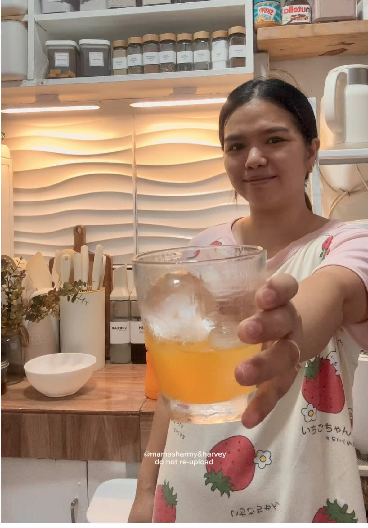 Ang laki ng yelo ! 😍  #iceballmolder #icemolder 