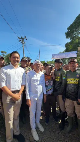 Gubernur Jawa Barat melakukan kunjungan kerja di Kecamatan Takokak, Alhamdulillah Gorol di Takokak disaksikan oleh Gubernur Jawa Barat. Bismillah mohon doanya agar permasalahan jalan di Cianjur bisa segera selesai. Kami akan terus gaspol bekerja untuk kepentingan masyarakat Cianjur. #cianjur #infocianjur #visitcianjur #jawabarat #drmohammadwahyu #bupaticianjur #infotibupati #infotibupaticianjur #cianjurnyaahkaindung #kdm 