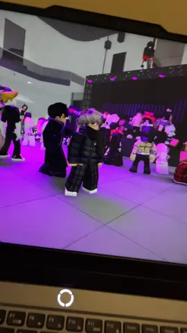 🤪                                                          #roblox #clubbing 