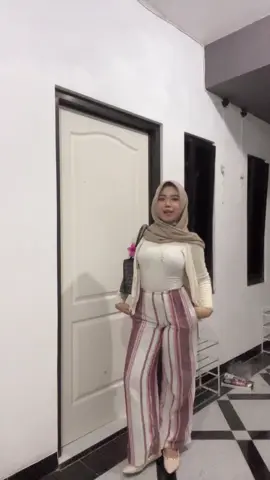 LINEN PANTS BY IG :_pretty.co_