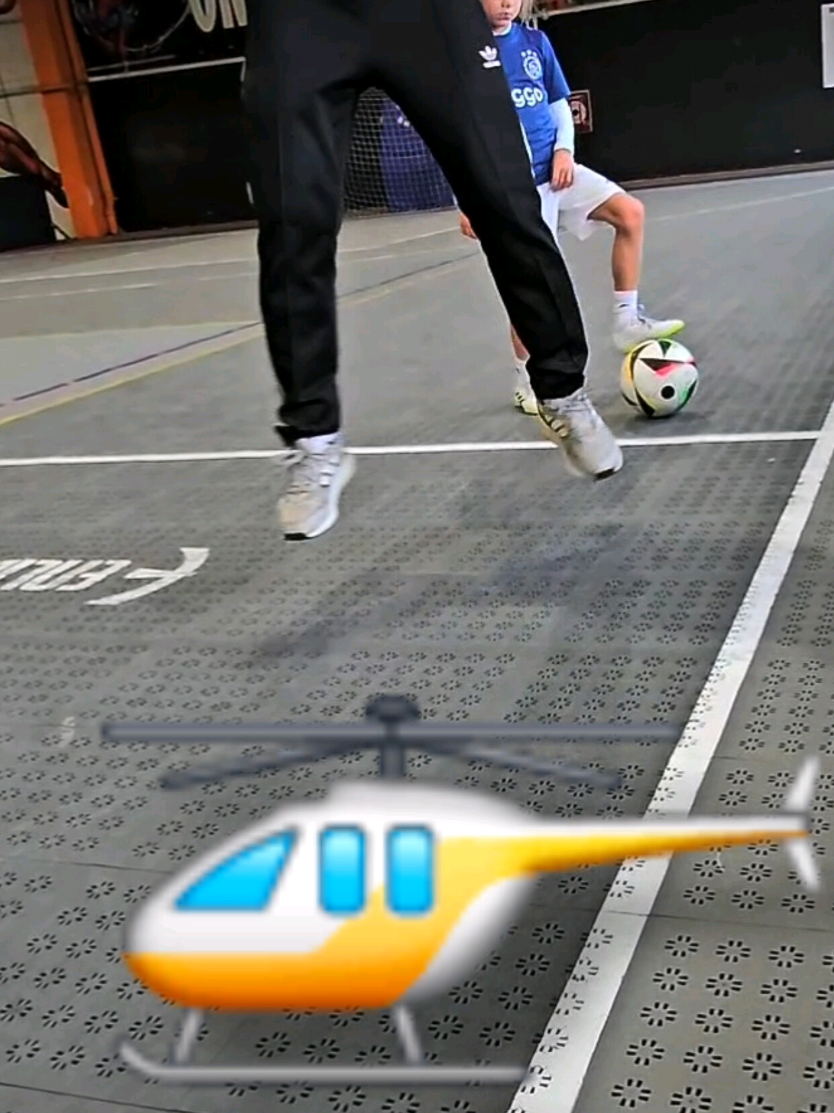 You can Fly 😱 Helicopter 🚁 Amazing Dribbling 👀        Try This in the Match ✅️  #trenerdryblingu #dribbling #Soccer #respect r #skiils #Amazing 