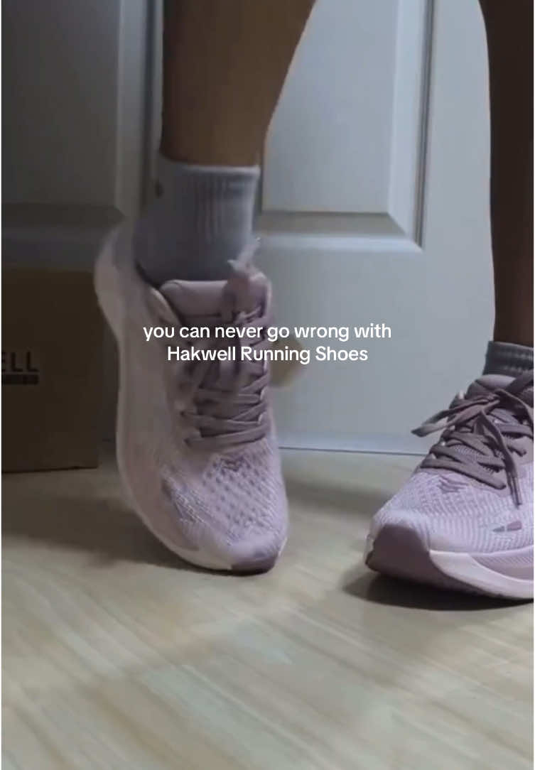 sarap i takbo!! super comfy #hawkwellshoes #hawkwellrunningshoes #runningshoes #nurseshoes #walkingshoesforwomen 