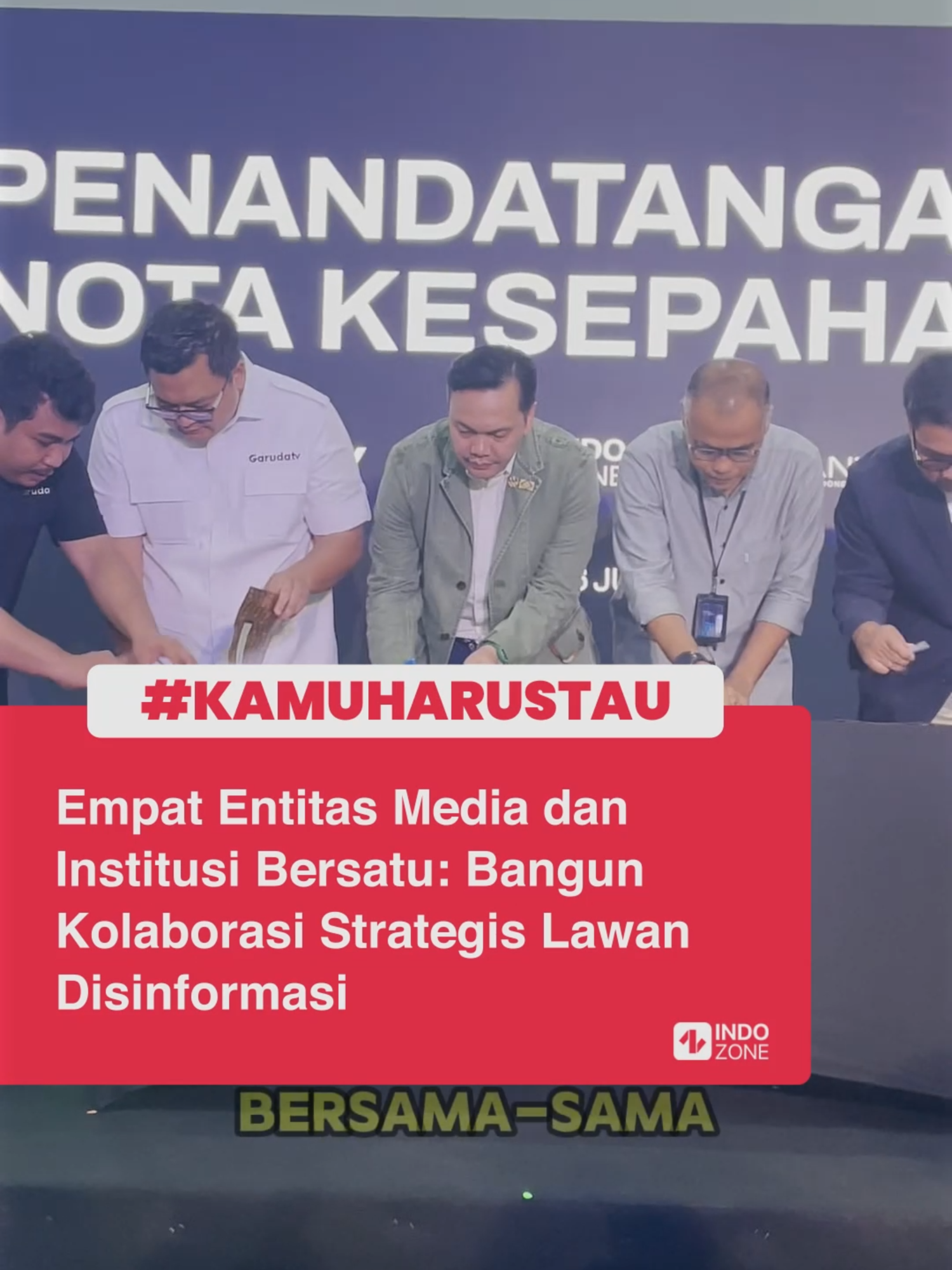 Empat entitas media dan event organizer terkemuka, ANTARA, Garuda TV, Indozone, dan On Us Asia menandatangani Nota Kesepahaman (MoU) pada Senin (16/6), di ANTARA Heritage Center, Jakarta. Inisiatif ini bertujuan membangun ekosistem media dan event yang inklusif, inovatif, dan berdampak. Kolaborasi ini akan melahirkan program bersama dalam berbagai bentuk, seperti produksi konten edukatif dan inspiratif, liputan jurnalisme berbasis solusi, serta penyelenggaraan event berskala nasional yang melibatkan publik, khususnya generasi muda. Keempat pihak akan menggabungkan kekuatan mereka di bidang jurnalisme, penyiaran, digital engagement, dan aktivasi publik. Keempat entitas menyadari bahwa sinergi antarmedia menjadi kunci untuk menciptakan ekosistem informasi yang sehat, kredibel, dan bertanggung jawab di tengah tantangan besar dunia media saat ini, mulai dari derasnya arus disinformasi hingga persaingan yang kadang mengabaikan etika. Video: Indozone [Baca berita dan informasi menarik lainnya hanya di www.indozone.id]