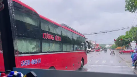 Ngày mưa gió gặp bác Cương Lĩnh #xuhuong #xuhuongtiktok #xekhachvietnam 