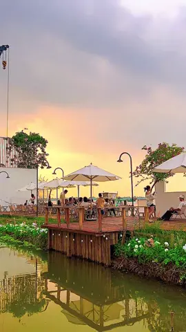 _______CAM ƠI! COFFEE_______ 🕕 Giờ mở cửa: 6:00 – 23:00 📍 Địa chỉ: A16, Nguyễn Hữu Cầu, Cồn Khương, Cái Khế, Ninh Kiều, Cần Thơ (Đường Nguyễn Hữu Cầu – qua nhà hàng Vạn Phát rẽ phải vào bãi xe Phi Long, rẽ trái đi thẳng thêm 100m) 📞 Gọi Cam: 0834 676 961  📍 Tìm đường: Gõ “Cam ơi! Coffee” trên Google Maps Khung giờ lý tưởng của quán Cam Ơi! - Đón bình minh từ 6h-9h  - Hóng gió chiều từ 15h 🍊Hẹn gặp bạn tại Cam ơi! – nơi mỗi ngày đều tươi như cam 🍊✨#camoicoffee #acoustic #ommo2025 #xuhuong #trending #viral #cantho65 #quanmoimoingay 