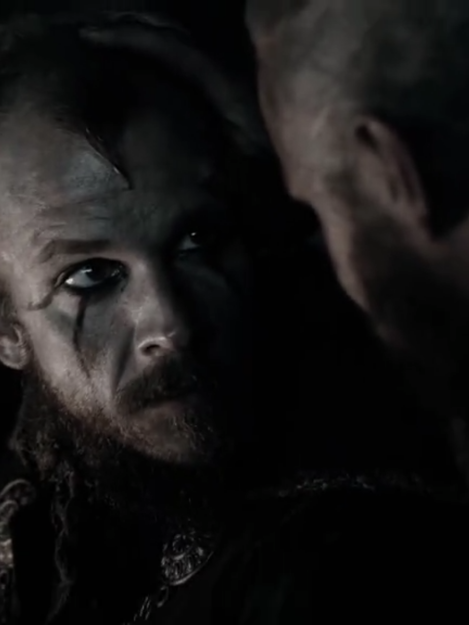 floki e ragnar verdadeiros irmãos... | ragnar e floki edit | #ragnar #ragnarlothbrok #floki #vikingsedit #vikings #edit #fy | original content | música: sailor song slowed 