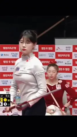 Dù chỉ sinh năm 1996, nhưng cơ thủ Lee Mi Rae đã có cho mình một sự nghiệp Billiards đỉnh cao với những danh hiệu cá nhân cao quý. Bên cạnh tài năng đáng nể, nữ cơ thủ còn sở hữu một ngoại hình thu hút với nụ cười xinh xắn và rất dễ thương. Không chỉ nổi tiếng tại Hàn Quốc, tên tuổi của  “thiên thần billiards xứ Hàn” này còn lan rộng đi khắp nơi trên thế giới, được rất nhiều người biết đến và vô cùng yêu mến.#3c #billiards3c #3cushion #3cushionbilliards #carombabangvn #bidababang #leemirae 