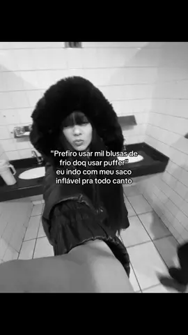 Minha franja tampando os olhos MAKAMAKAMAM | ai gnt mais essa  blusa é tão gostosa 😔 #fy #foryou #paravoce #escola 