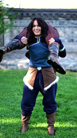 I love them your honor @Honeyswords  #korrasami #korrasamicosplay #korracosplay #pridemonth #wlwcosplay #avatar #avatarcosplay 