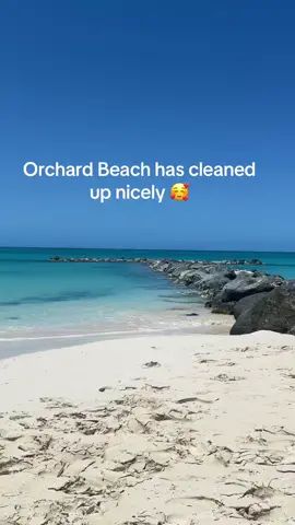Orchard Beach has cleaned up nicely #travel #Outdoors #bronx #newyorkbeach #nyc #fyp #newyorkcity 