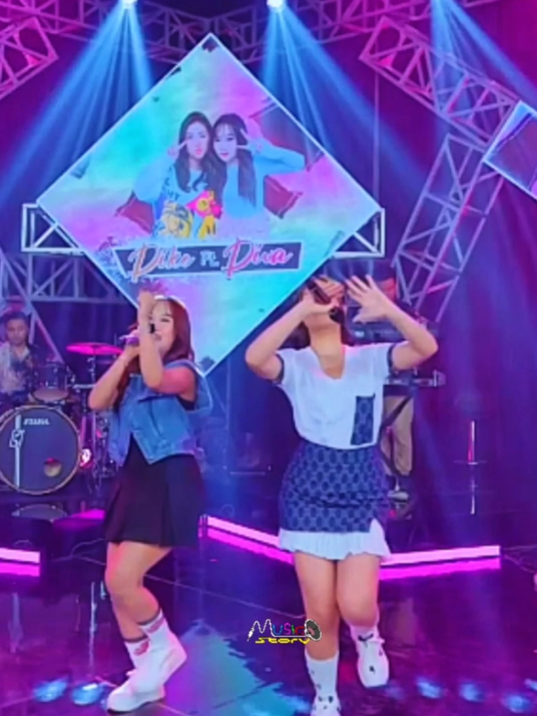 Andai tak berpisah Diva Hani ft Dike Sabrina #muarabintang #andaitakberpisah #musicstory #dangdut #koplo #musikkoplo #dangdutkoplo #dangduttiktok #koplotiktok 