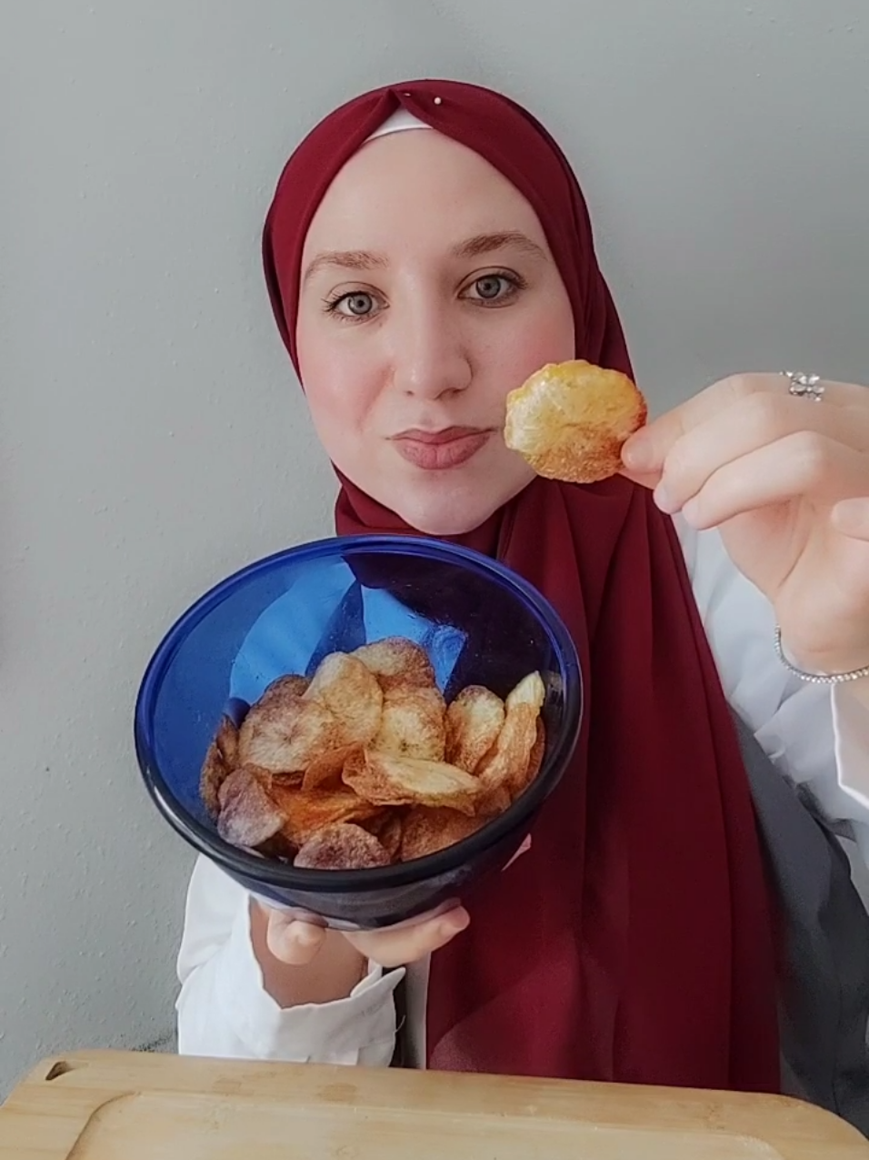 بعد هالوصفة بحياتكم ماعاد تشترو الشيبس رح تصنعوه بالبيت وبيقرش قرش ،😋🤤#foryoupage #مشاهير_تيك_توك_مشاهير_العرب #viral #foryou #متابعة_قلب_تعليق_مشاركة_ #الثقة_بالله_نجاح🌺👆 #ترند_تيك_توك #fypシ #cooking 