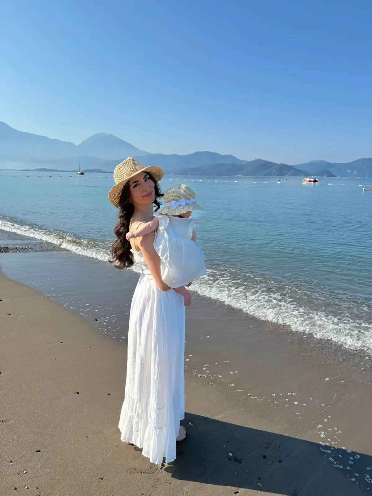 Living in the moments I used to pray for 🥹🤍 #babygirl #girlmom #momanddaughter #mom #girlygirl #sea #memories 