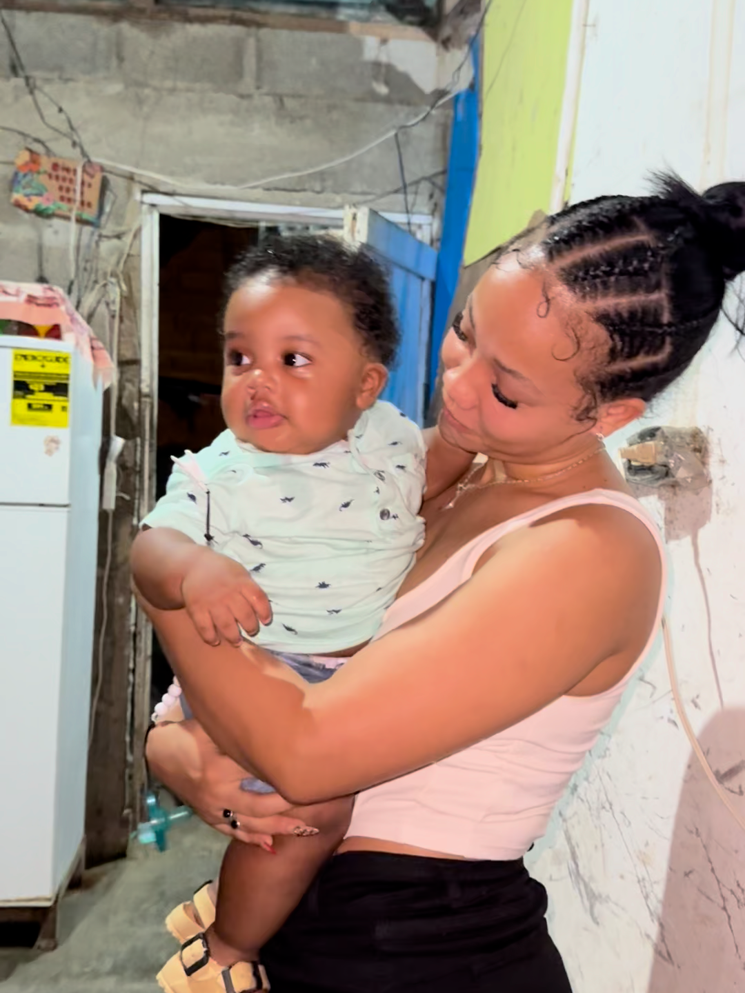 El amor de los niños es increible , miren que amor le tiene este niño a el cuco de mi tio gaviota 🤣🤣🥹 - las ocurrencias de mis tios ( prank ) ( broma ).#parati #fyp #colombia #venezuela #mexico