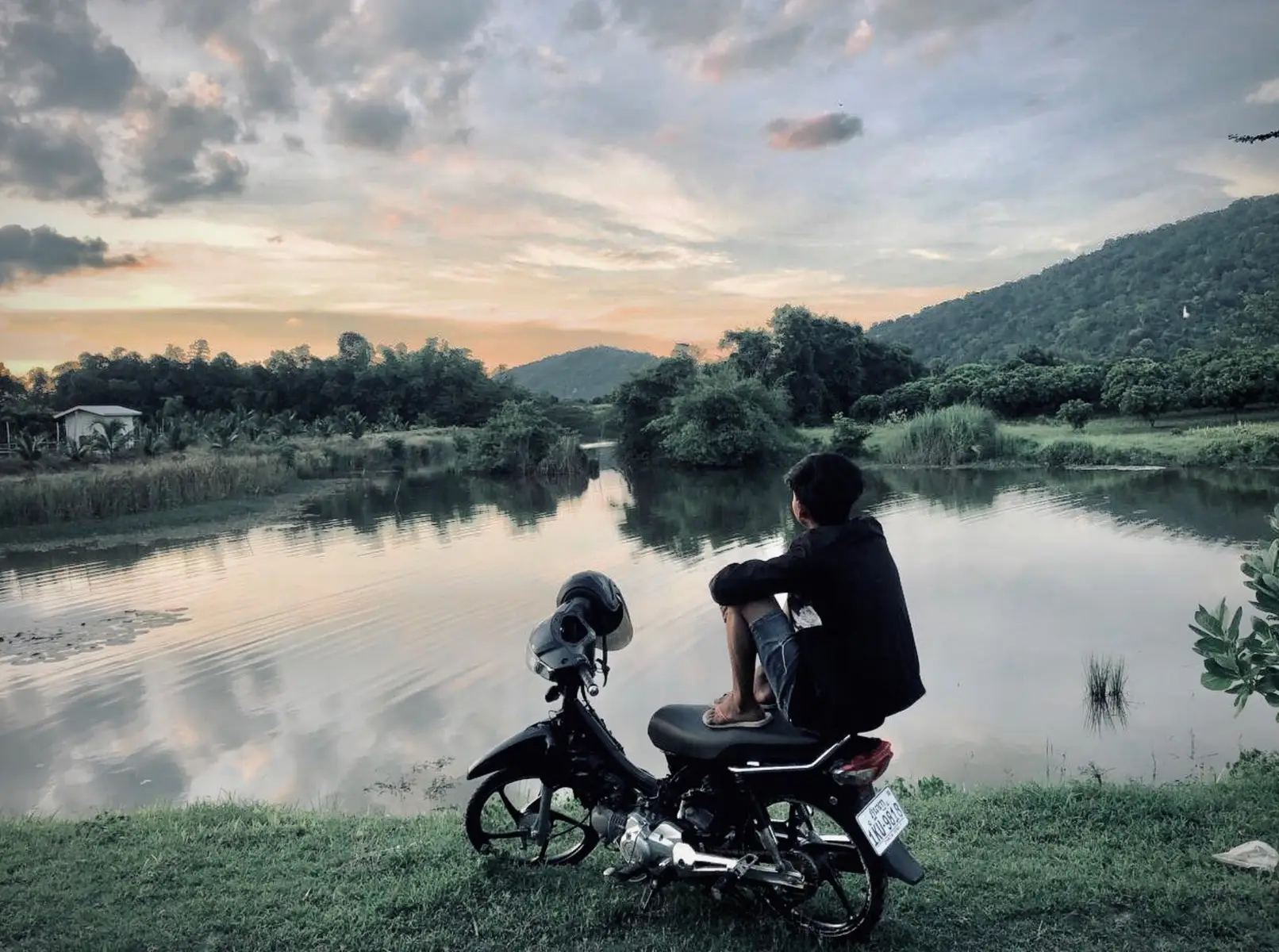 ធ្វើជាមនុស្ស កុំពឹក!លើសំណាង កុំអាងលើវាសនា កុំពឹងអ្នកណា.ក្រៅពីខ្លួនឯង… #pyfツ #foryou 