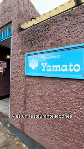 ¿Buscas comida japonesa tradicional en Toluca? Fuimos a Yamato y la verdad me sorprendió. Los platillos están bien logrados, la comida está fresca y los sabores son bastante fieles a la cocina japonesa, considerando que estamos en México y se hace con lo que hay. El lugar está bonito, el servicio es bueno y sí: el precio es elevado, pero si estás buscando darte un gustito especial y probar algo realmente bien hecho, creo que lo vale. No es sushi con queso crema, empanizado y con mayonesa de chipotle. (Este video no es publicidad ni pagado por el restaurante es una review honesta de mi parte)  Dirección: Calle Isabel la Católica Norte #303, Col. Santa Clara, Toluca, Estado de México #toluca #restaurantejaponestoluca #japonestoluca #yamatotoluca #dondeirtoluca 
