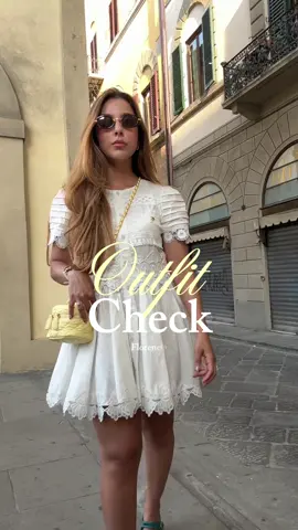 Outfit Check en Florencia ✨ #outfitinspo #traveloutfit 