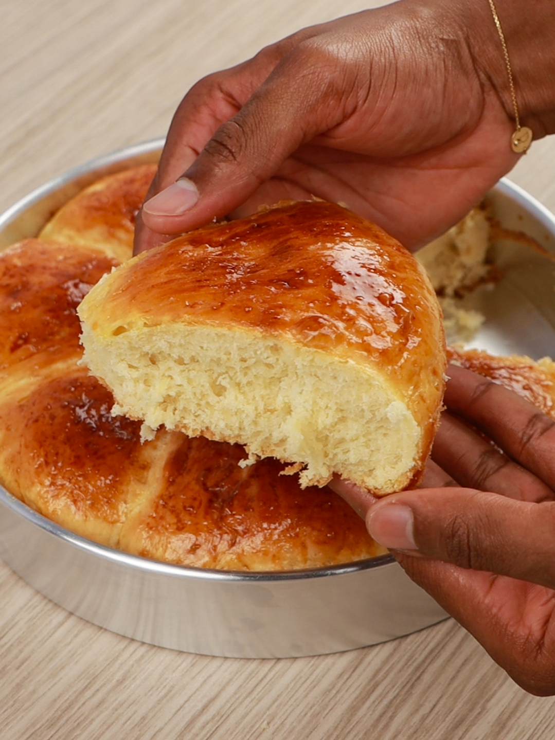 Pão de colher sem sovar! Fica bem fofinho e simples de fazer #receitasimples #receitas #paocaseiro #foryoupage