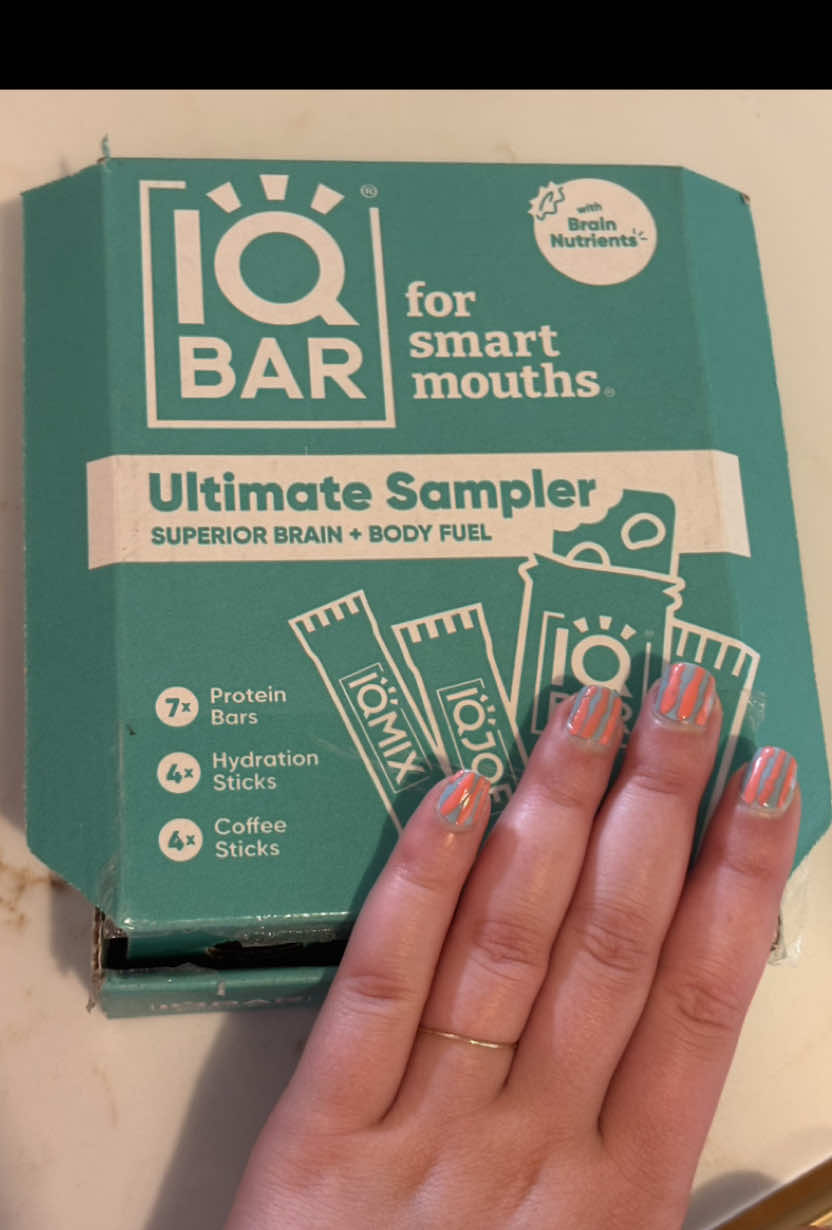 chocolate sea salt is my favorite bar! i ate 2 so there’s only 5 bars in this video 