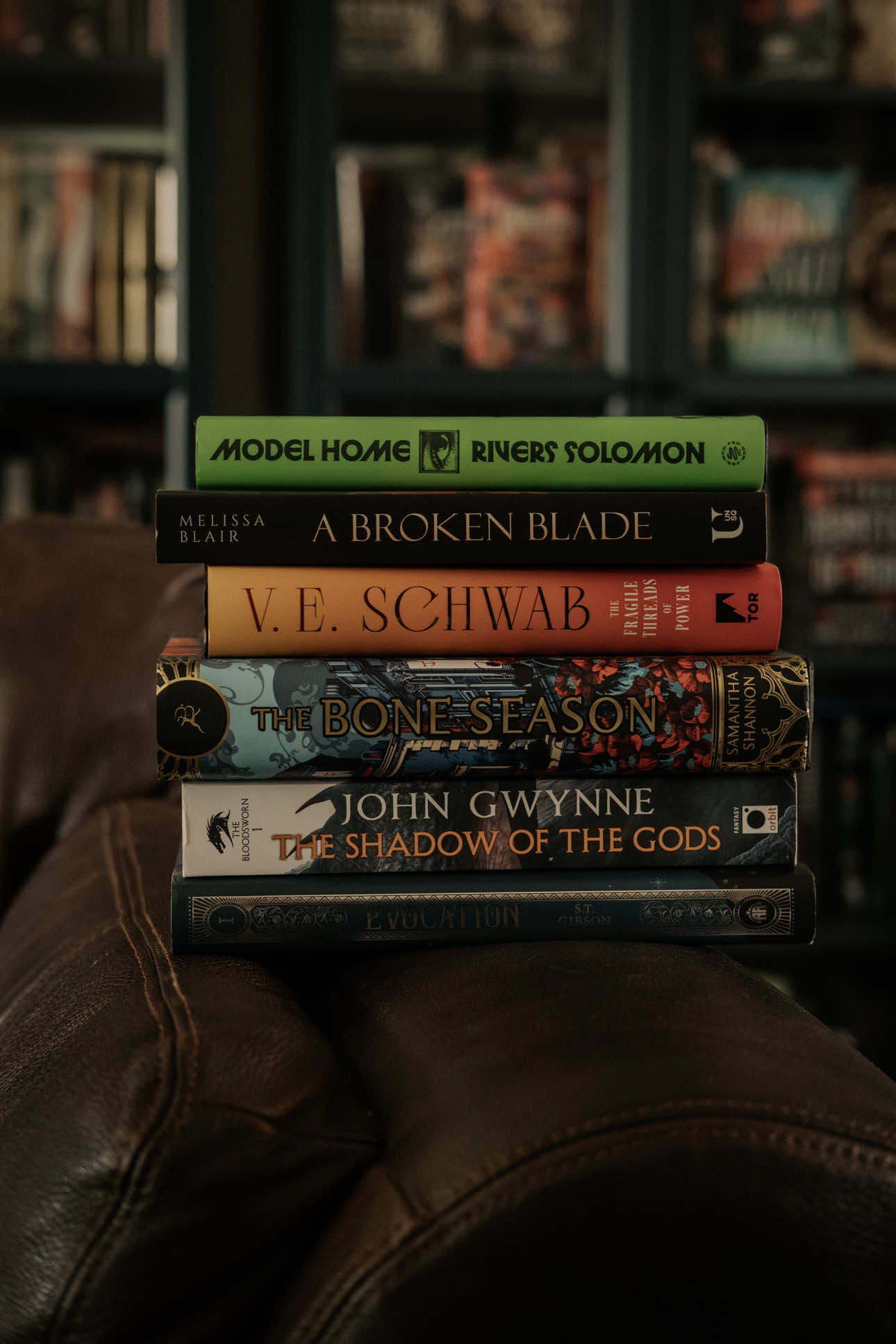 Yes, I know I am wrong, I am trying to be better. Please be nice to me… or bully me into reading some of these. 📚 Books Mentioned 📚 - A Broken Blade by Melissa Blair - Model Home by Rivers Solomon - Fragile Threads of Power by V.E. Schwab - The Shadow of the Gods by John Gwynne@l - Evocation by S.T. Gibson - The Bone Season by Samantha Shannon #5starbooks #bookreel #bookstacks #toberead #tobereadpile #bookstagram #5starreads 