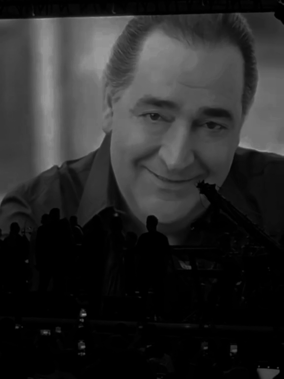 ΑΝΑΤΡΙΧΙΛΑ..Ευχαριστούμε όλο τον κόσμο...🙏 τόση αγάπη..τόση κι άλλη τόση για τον δικό μας άνθρωπο...απλά καψούρικα απ την ψυχούλα σας με μια φωνή ..ΜΙΑ ΖΩΗ ΚΑΡΡΑΣ 👑🎤🥃🚬#mia_zwh_karras #mpouzoukia #karras #fpyシ #arxontas #fy #φυ #καλλιμάρμαρο #laiko #live #music #videoviral #greektiktok #music #4u #foryoupage #viralvideo #viral #kapsoura 