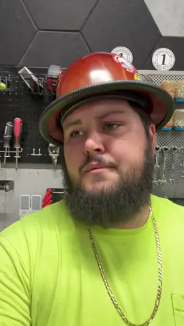 Ricky doesn’t hate Mondays! #RickyAndTheBoss #BreadstickRicky #RoughNeckRoscoe 