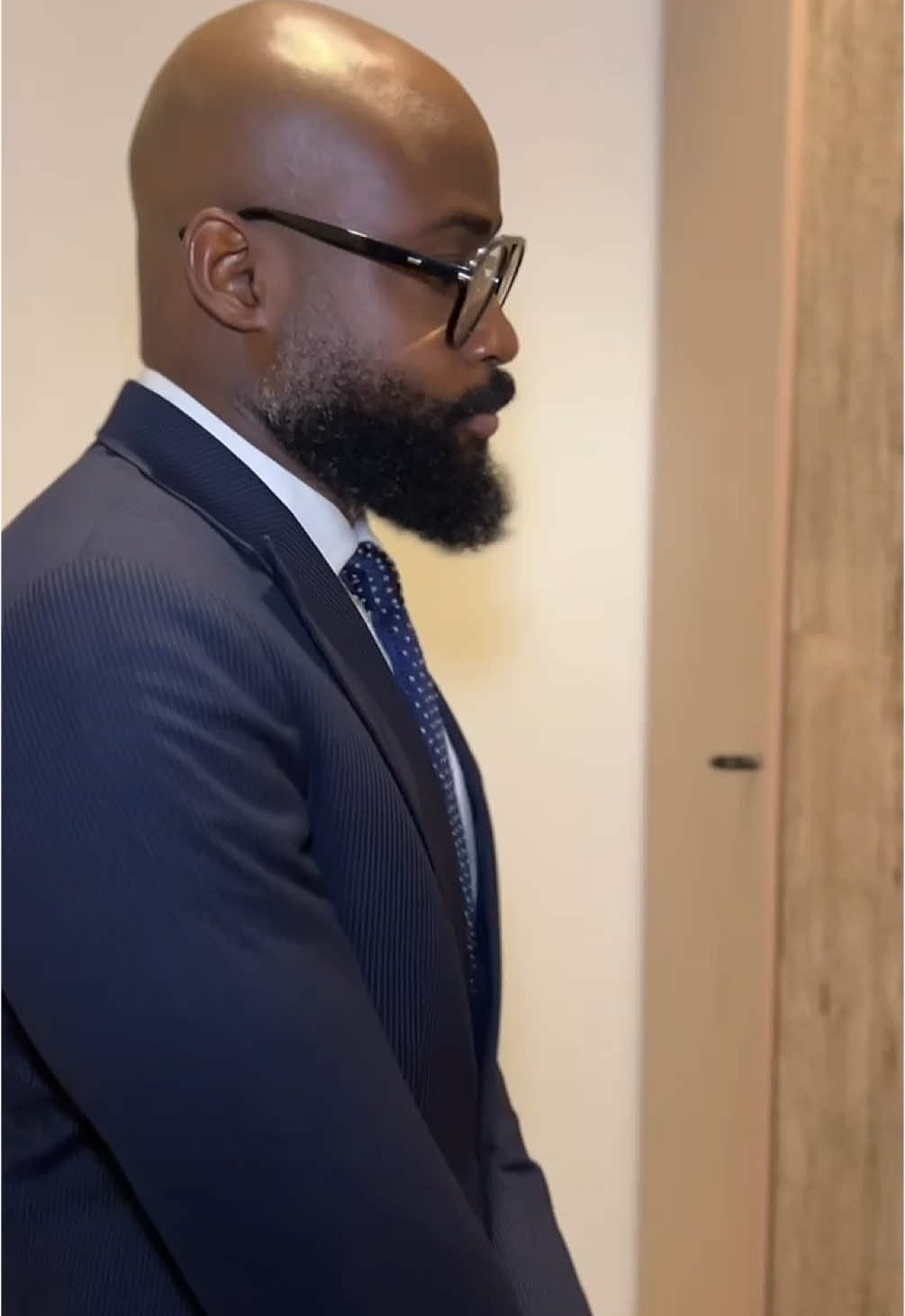 Suit up, show up ##OOTD#styleinspo #styleinspo2025 #mensfashiontips #nigeriastylist #gqfitcheck #mensblog #nigerianstyles🇳🇬🇳🇬 #menstyleblogger #mensfahioninspo 