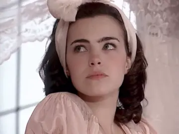 she has an angelic kind of beauty to her 👼🏼 #angel #anapaulaarosio #actress #brazil #brasil #brazilian #hildafuracao #hildafuracão #90s #angelic #beauty #edit #trend 