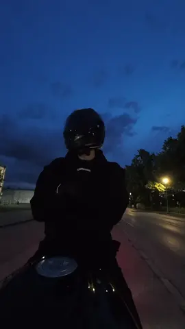 I‘m tired #motorcycle #nightdrive #deep #bikelife #bike #motorbike 