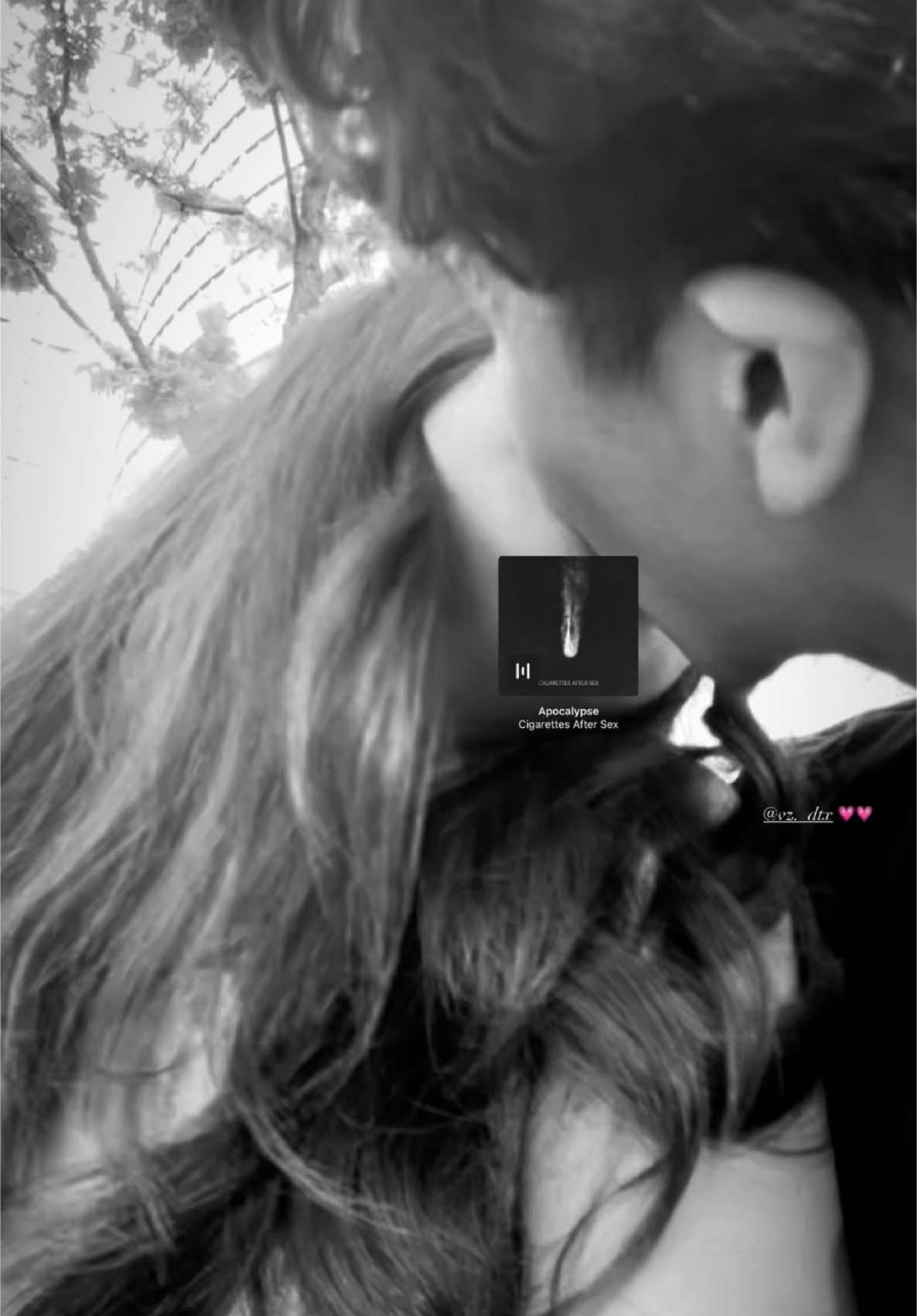@Emmanuel 💞💞 my baby was giving me so many kisses in this picture and also throughout the time we were tg🥰 #ilovemybf #makethisviral #xyzbca #fypage #fy #fyp #imwhereiwantstobe #mylove #myforever 