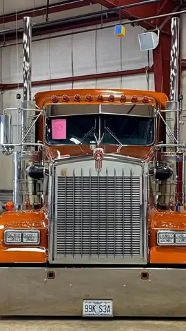 KENWORTH 😎🇺🇲🧡 #kenworth #peterbilt #usa 