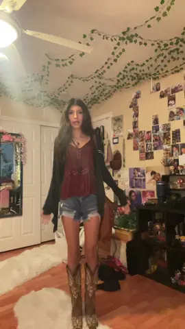 Best believe I am going to recycle this outfit over and over #foryou #trending #viral #blowup #fashion 