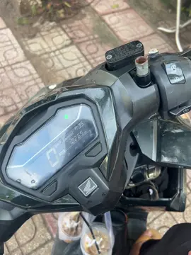 Sáng ra chả biết xe bị j luôn =)))